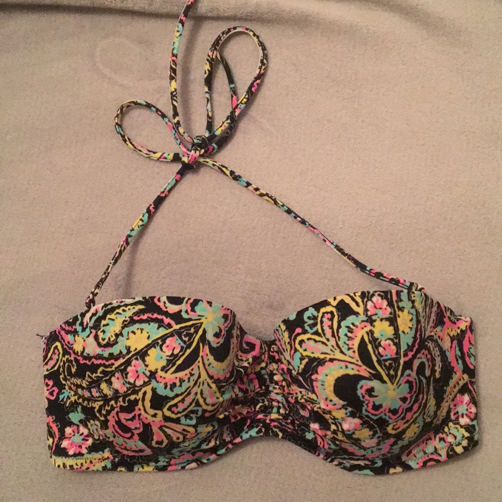 Victoria’s Secret swimsuit size 34DD